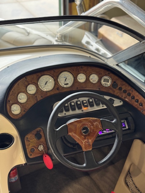 2000 Tige 2100V Limited Icon
